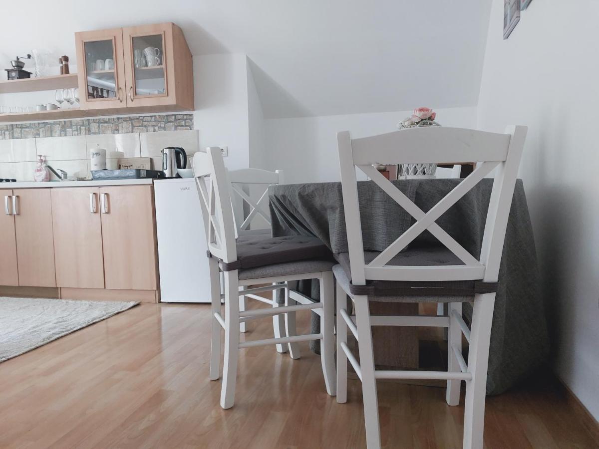 Appartamento Apartman Cardak Gospić Esterno foto